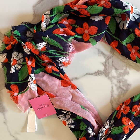 Scarf - Picture 1 of 2